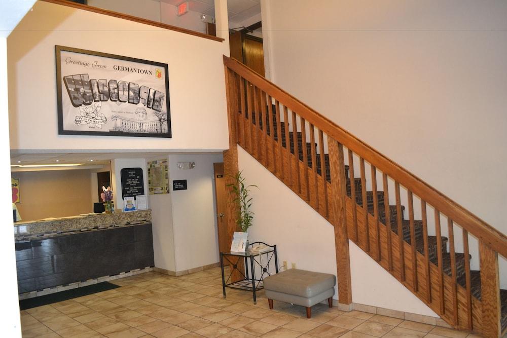 מלון Super 8 By Wyndham Germantown/Milwaukee מראה חיצוני תמונה