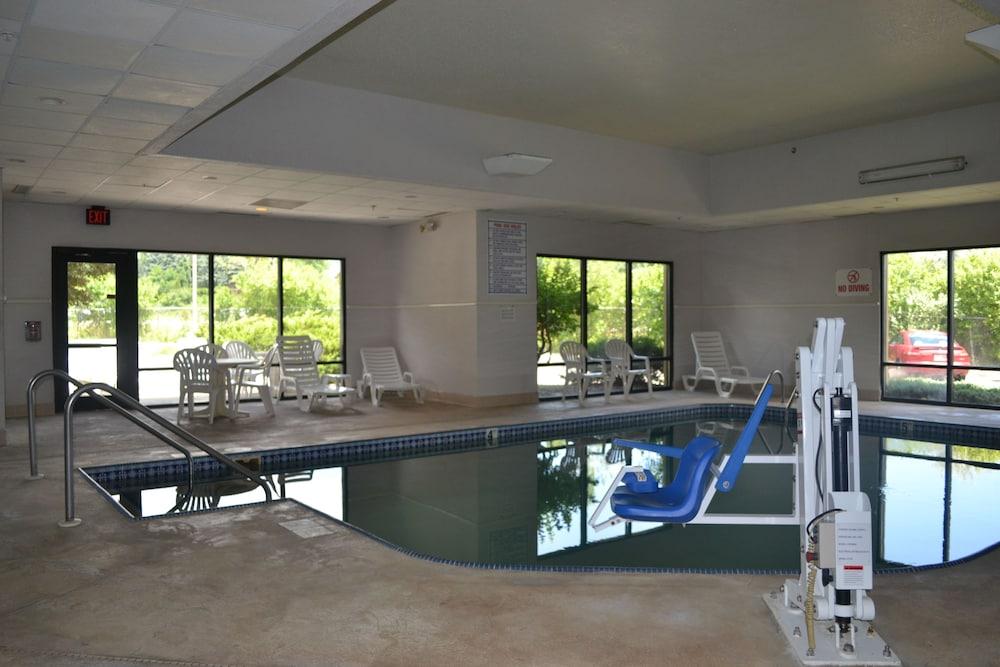 מלון Super 8 By Wyndham Germantown/Milwaukee מראה חיצוני תמונה