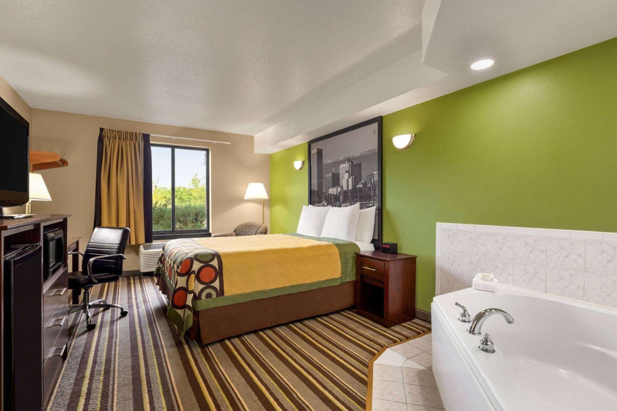מלון Super 8 By Wyndham Germantown/Milwaukee מראה חיצוני תמונה