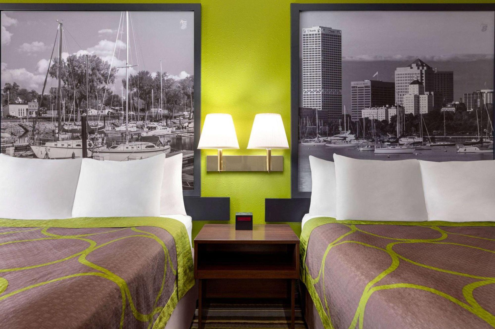 מלון Super 8 By Wyndham Germantown/Milwaukee מראה חיצוני תמונה