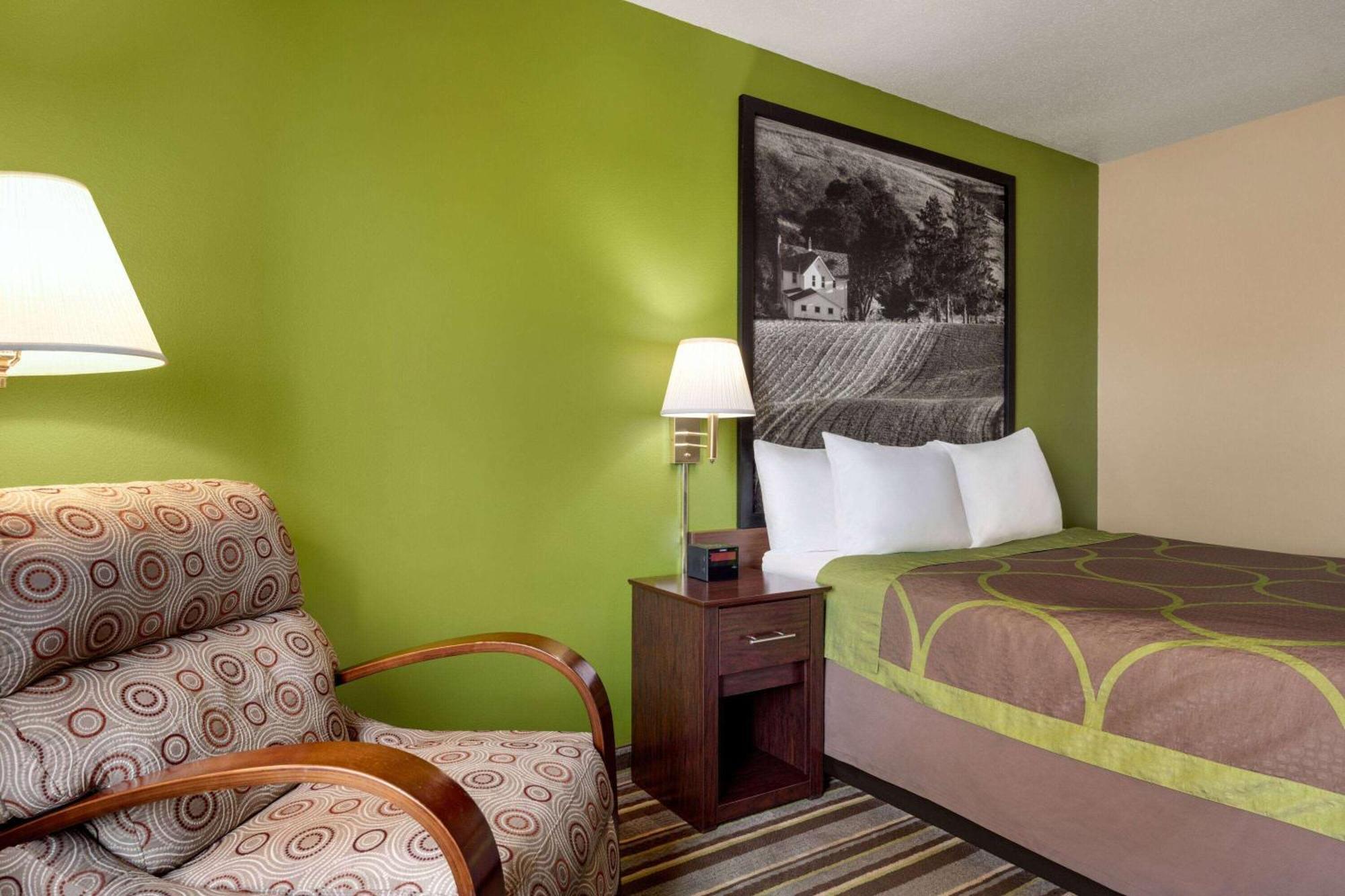 מלון Super 8 By Wyndham Germantown/Milwaukee מראה חיצוני תמונה