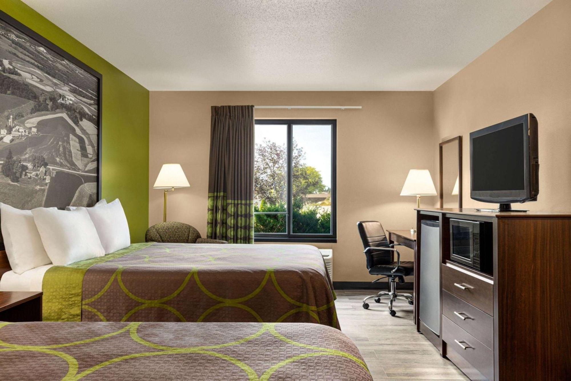 מלון Super 8 By Wyndham Germantown/Milwaukee מראה חיצוני תמונה