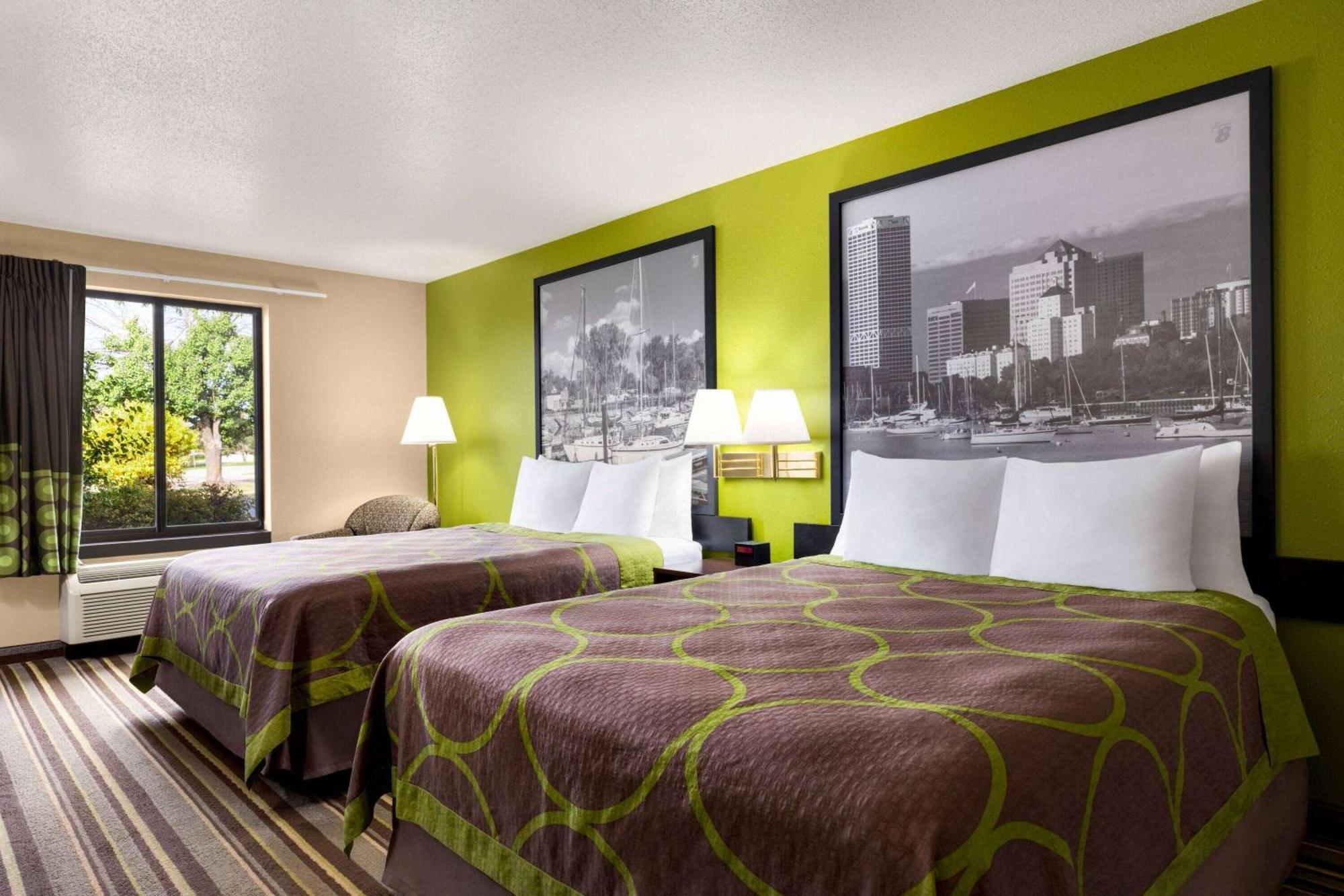 מלון Super 8 By Wyndham Germantown/Milwaukee מראה חיצוני תמונה