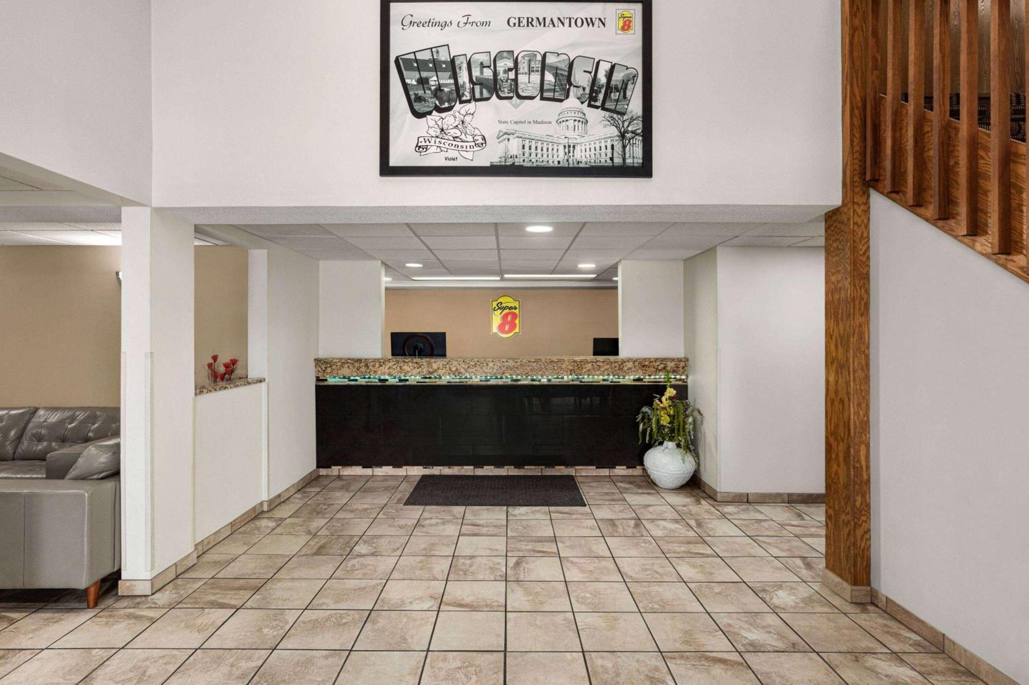 מלון Super 8 By Wyndham Germantown/Milwaukee מראה חיצוני תמונה