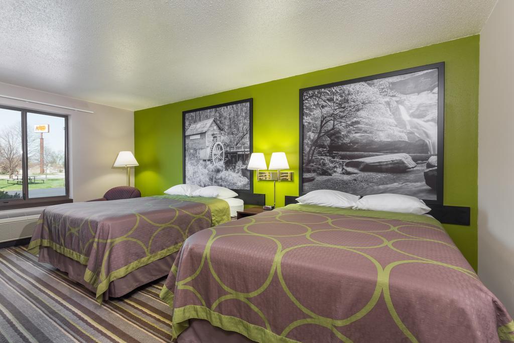 מלון Super 8 By Wyndham Germantown/Milwaukee מראה חיצוני תמונה