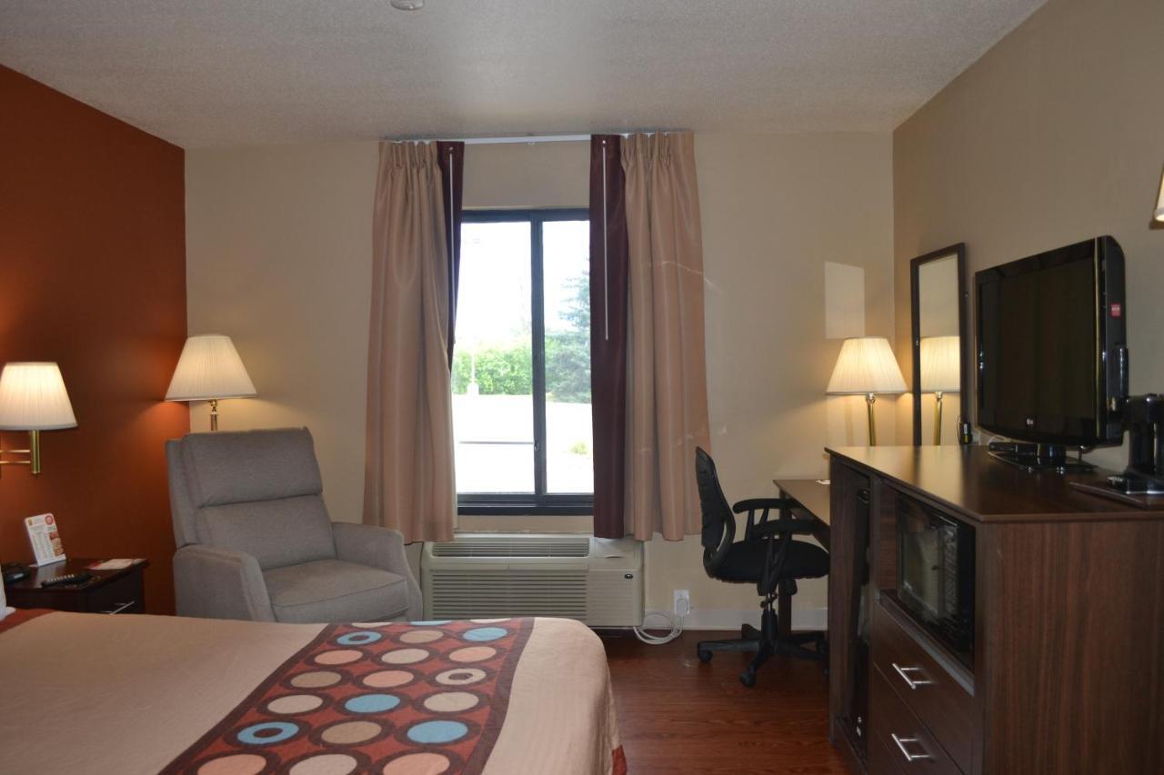 מלון Super 8 By Wyndham Germantown/Milwaukee מראה חיצוני תמונה